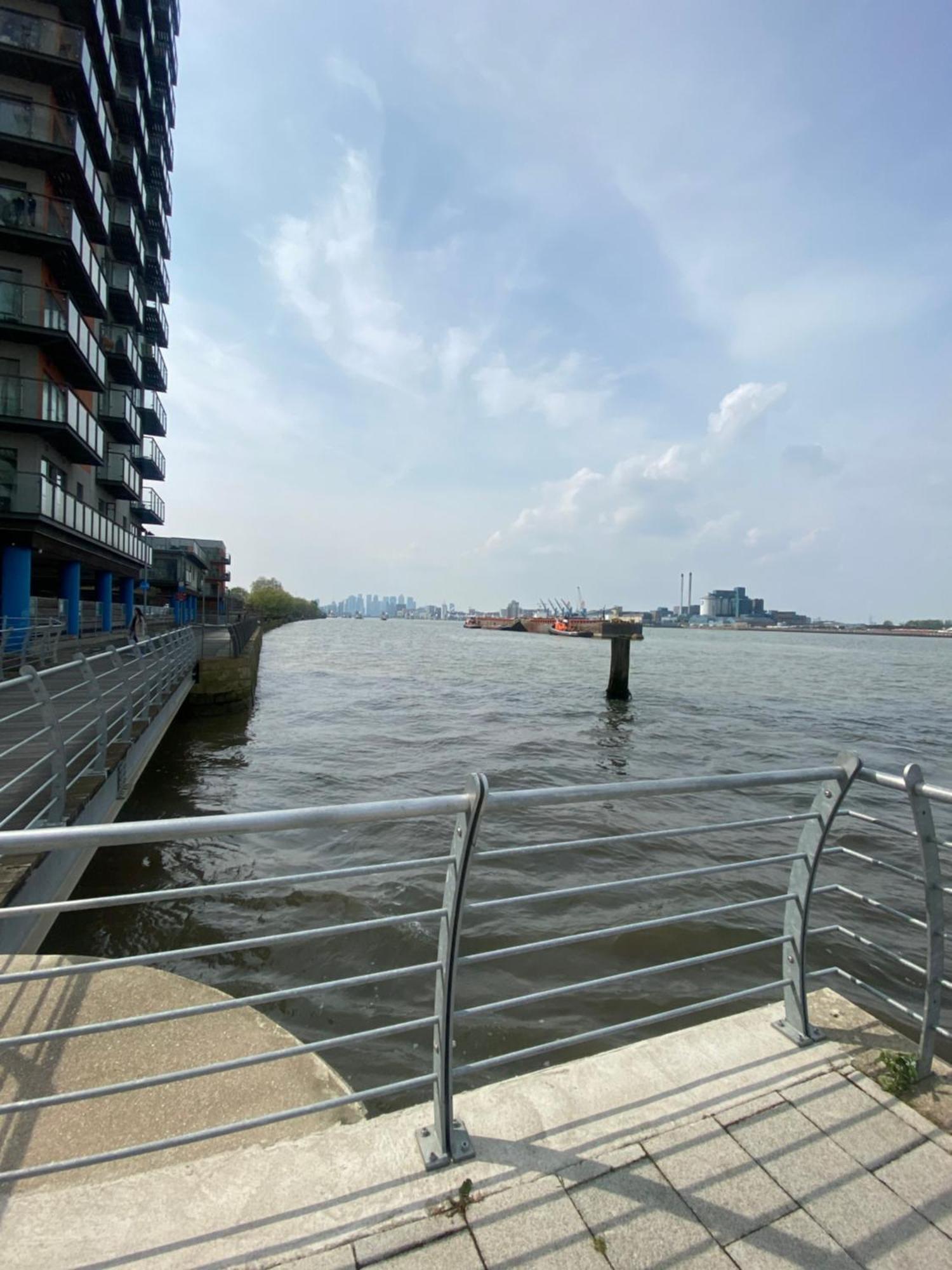 Listed Building Close To River Thames * Londra